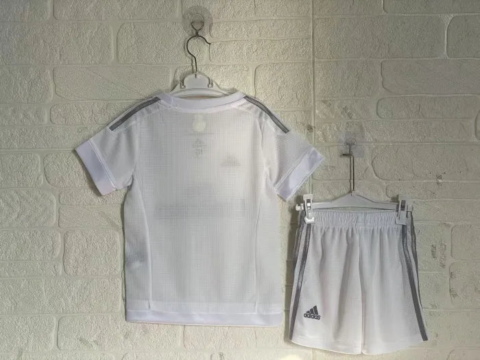 ריאל מדריד חולצת בית רטרו 2015/16 ילדים כולל מכנס