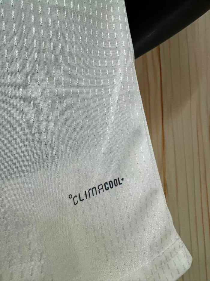 באיירן מינכן חולצת חוץ 2026/27